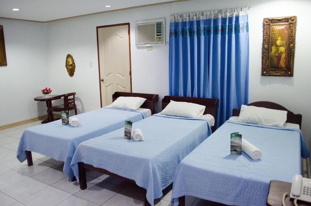 Liberty Park Pension Puerto Princesa Esterno foto