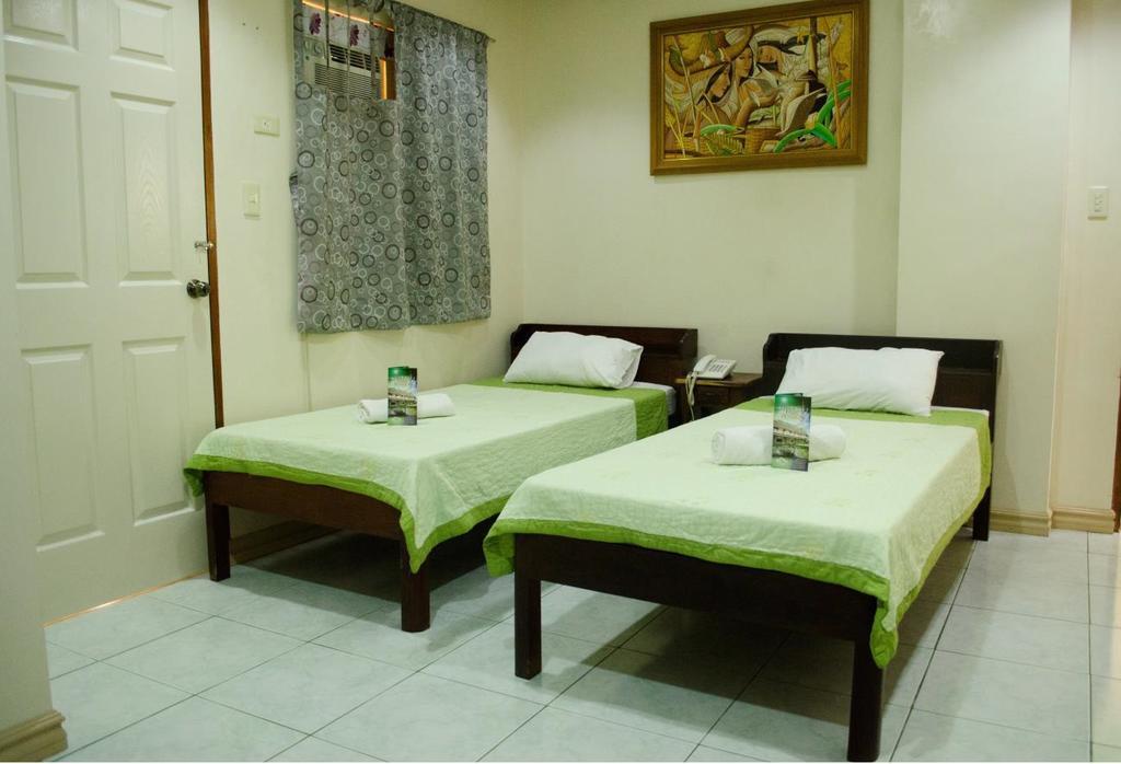 Liberty Park Pension Puerto Princesa Esterno foto