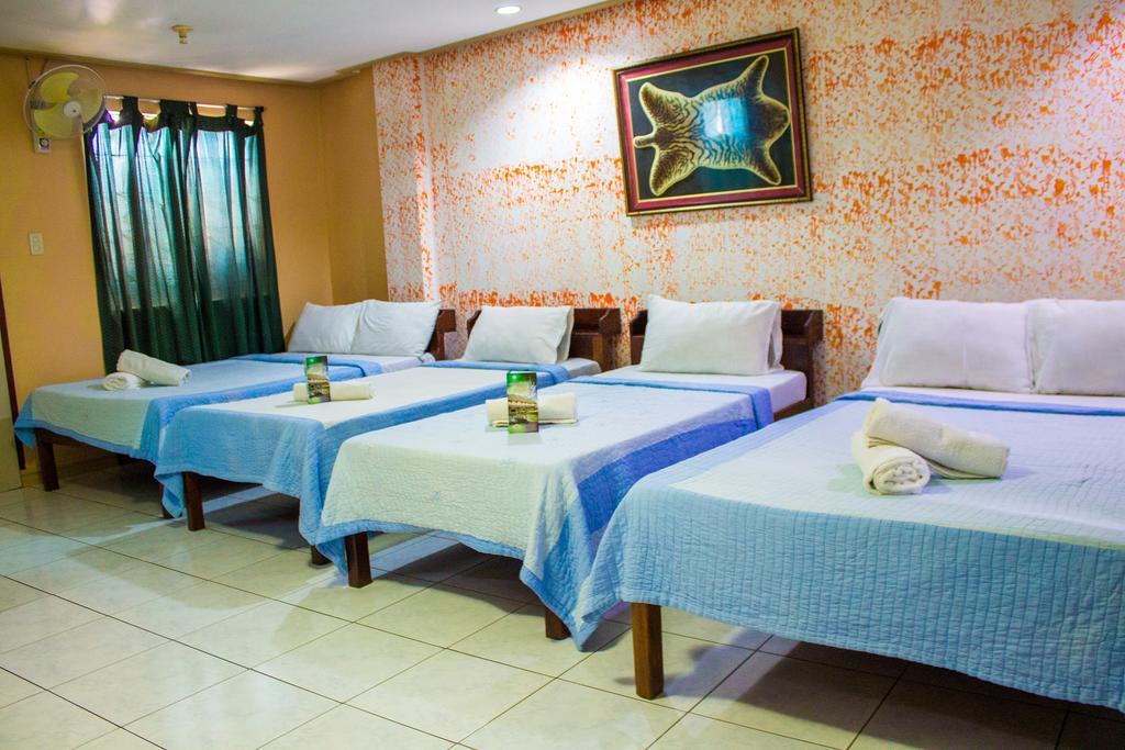 Liberty Park Pension Puerto Princesa Esterno foto