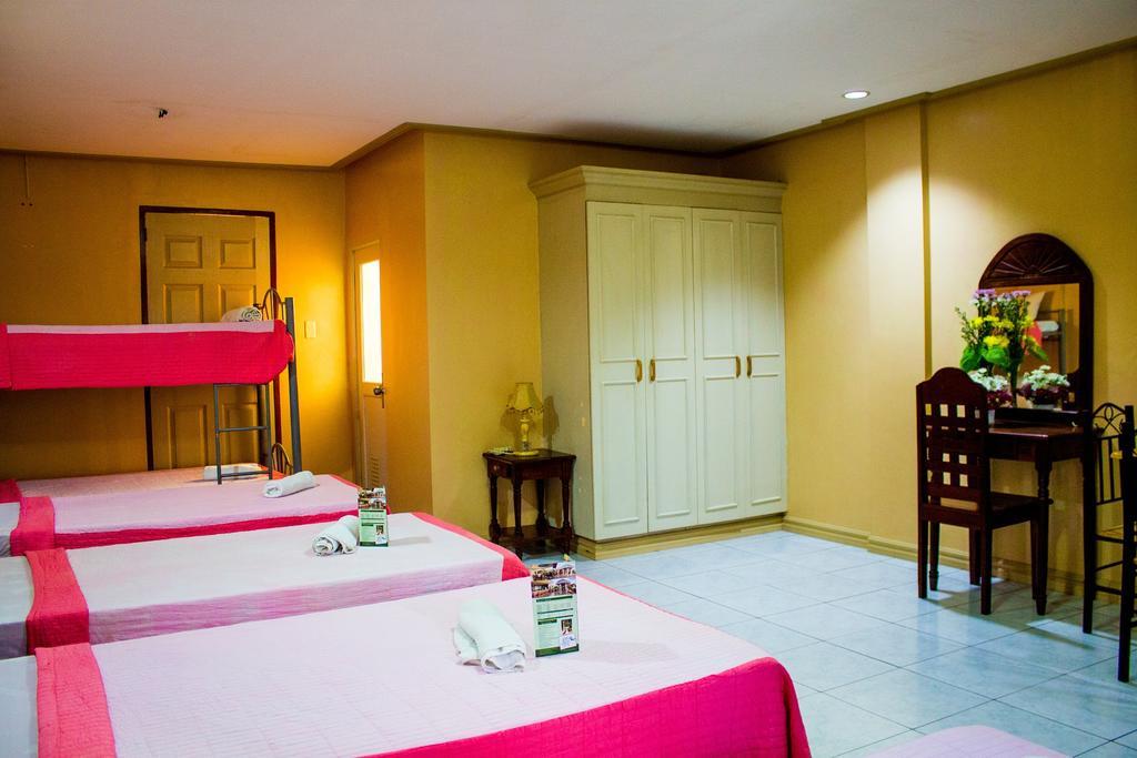Liberty Park Pension Puerto Princesa Esterno foto