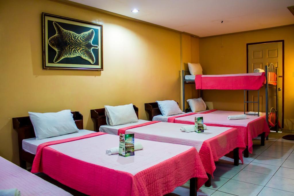 Liberty Park Pension Puerto Princesa Esterno foto