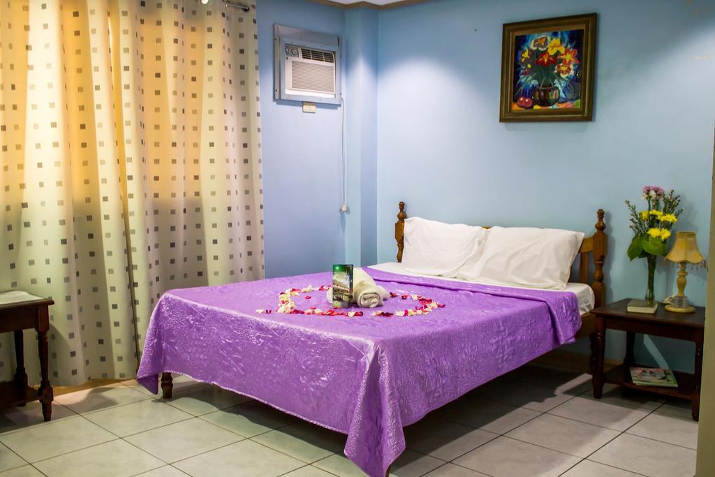 Liberty Park Pension Puerto Princesa Esterno foto