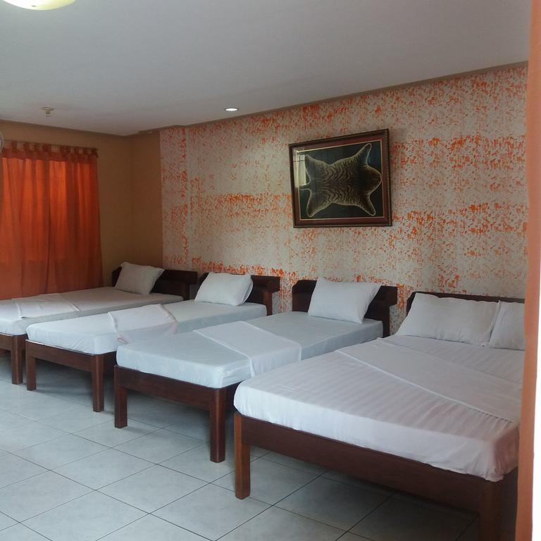 Liberty Park Pension Puerto Princesa Esterno foto