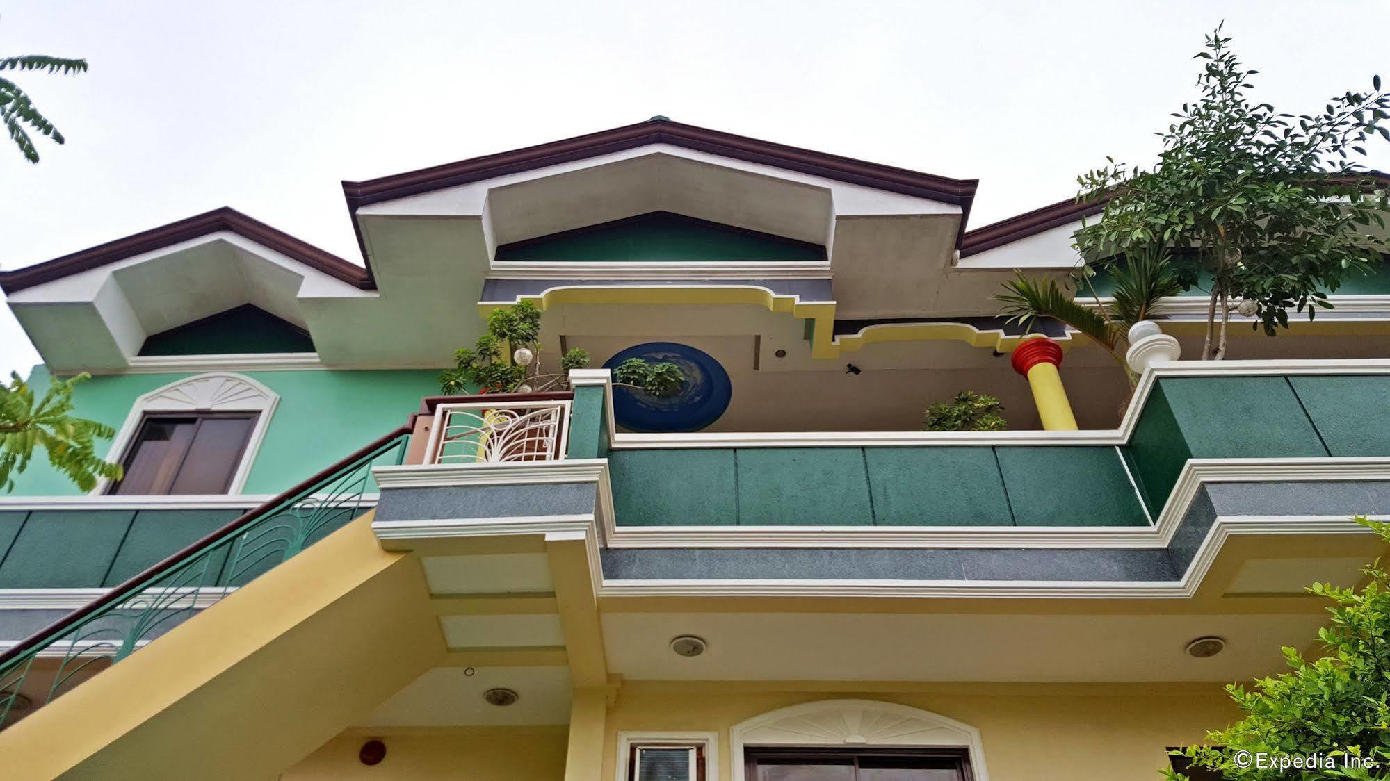 Liberty Park Pension Puerto Princesa Esterno foto