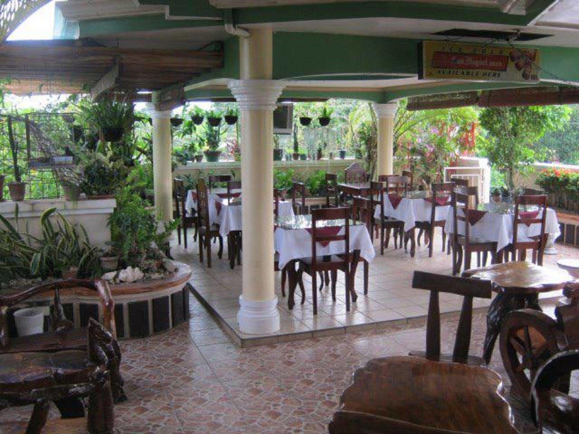 Liberty Park Pension Puerto Princesa Esterno foto