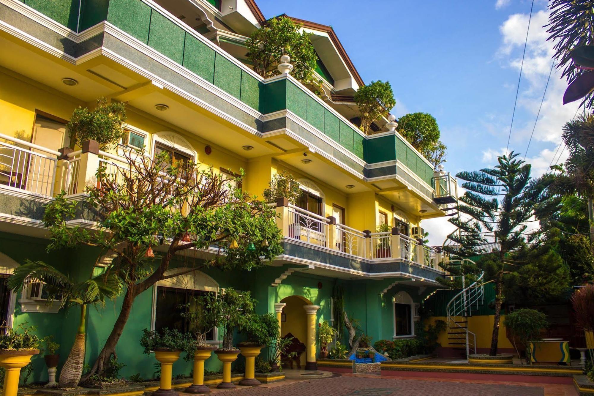 Liberty Park Pension Puerto Princesa Esterno foto